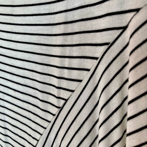 ellumiNation by Nikki Parker Asymmetric Tunic Top - S - NWT - Picture 3 of 8